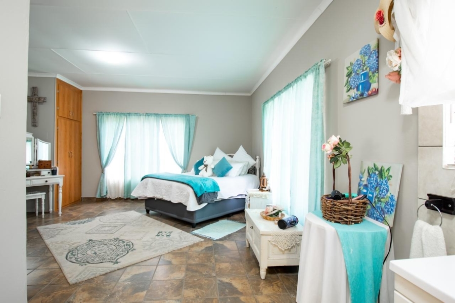 5 Bedroom Property for Sale in Donkerhoek A H North West